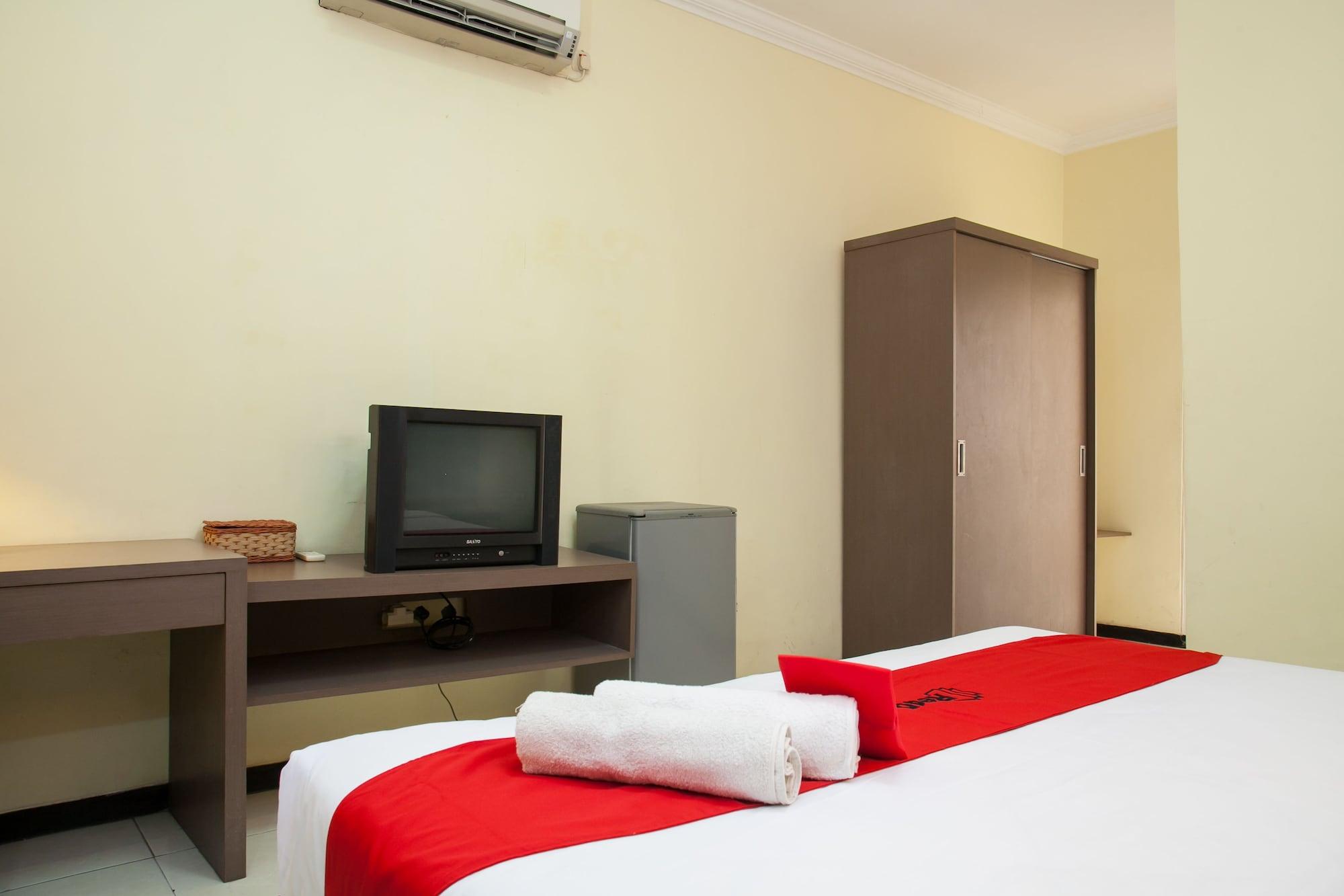 Reddoorz Near Gubeng Station Hotell Surabaya Exteriör bild